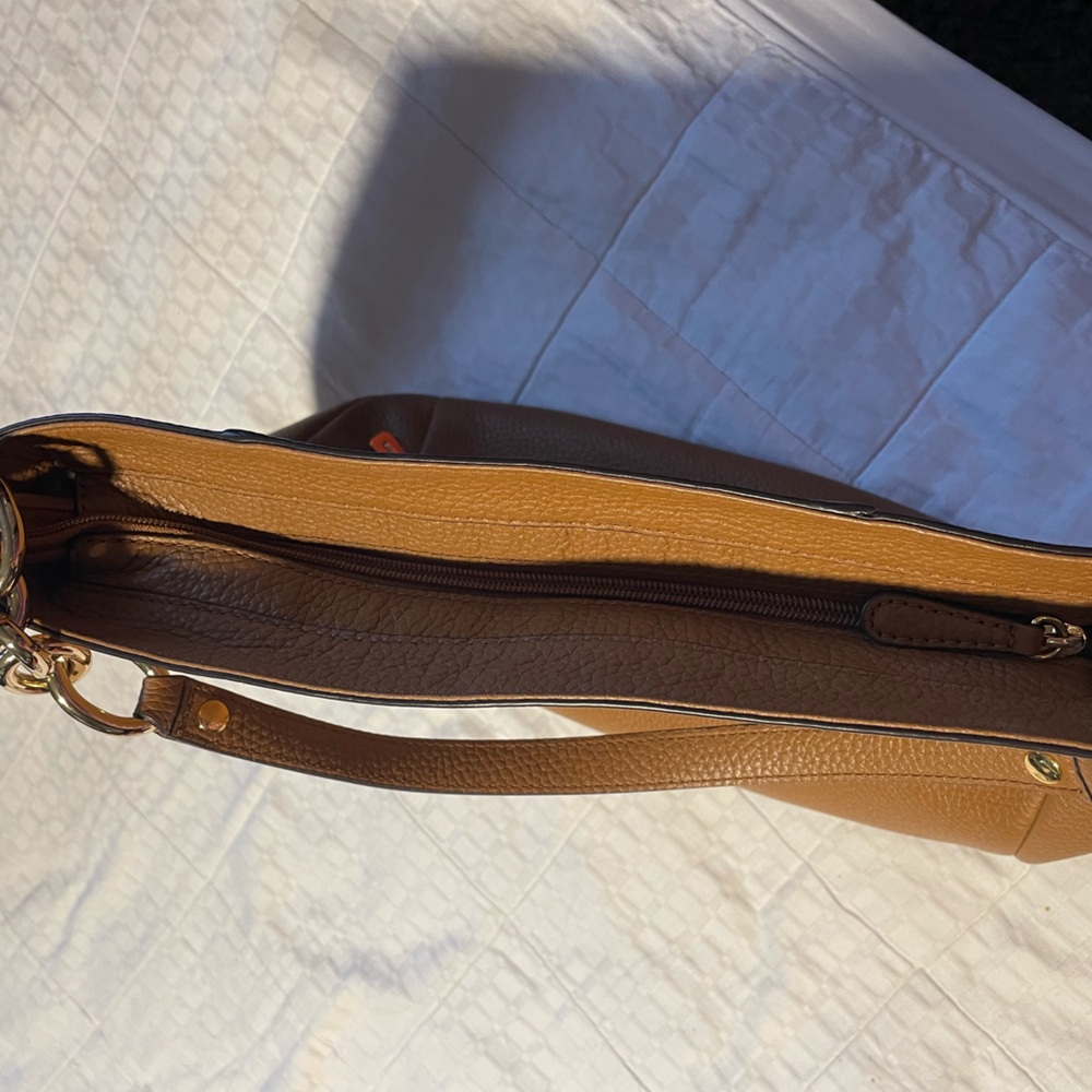 Michael Kors Hobo. Carmel color - Picture 4 of 9